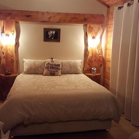 Bed and Breakfast Rustic Hut Bush Retreat à Penguin Extérieur photo